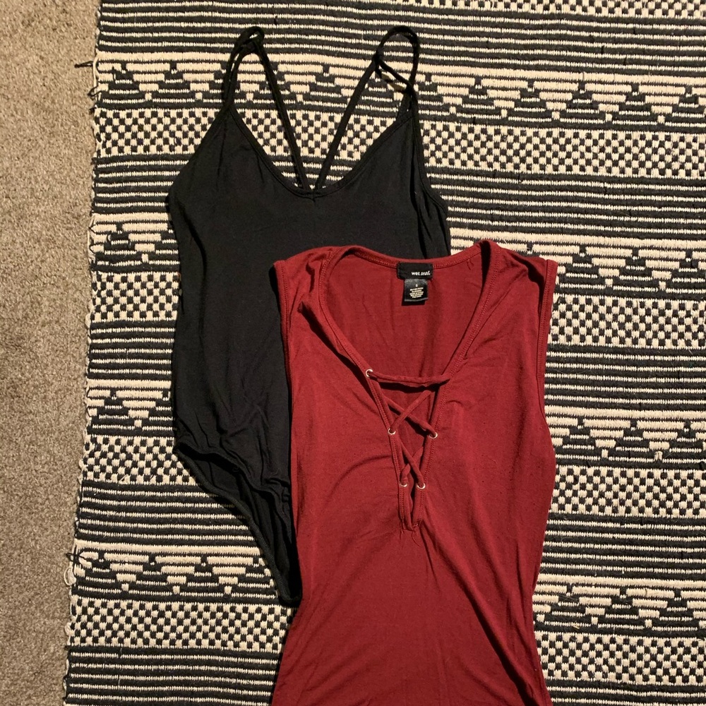 Set of bodysuits